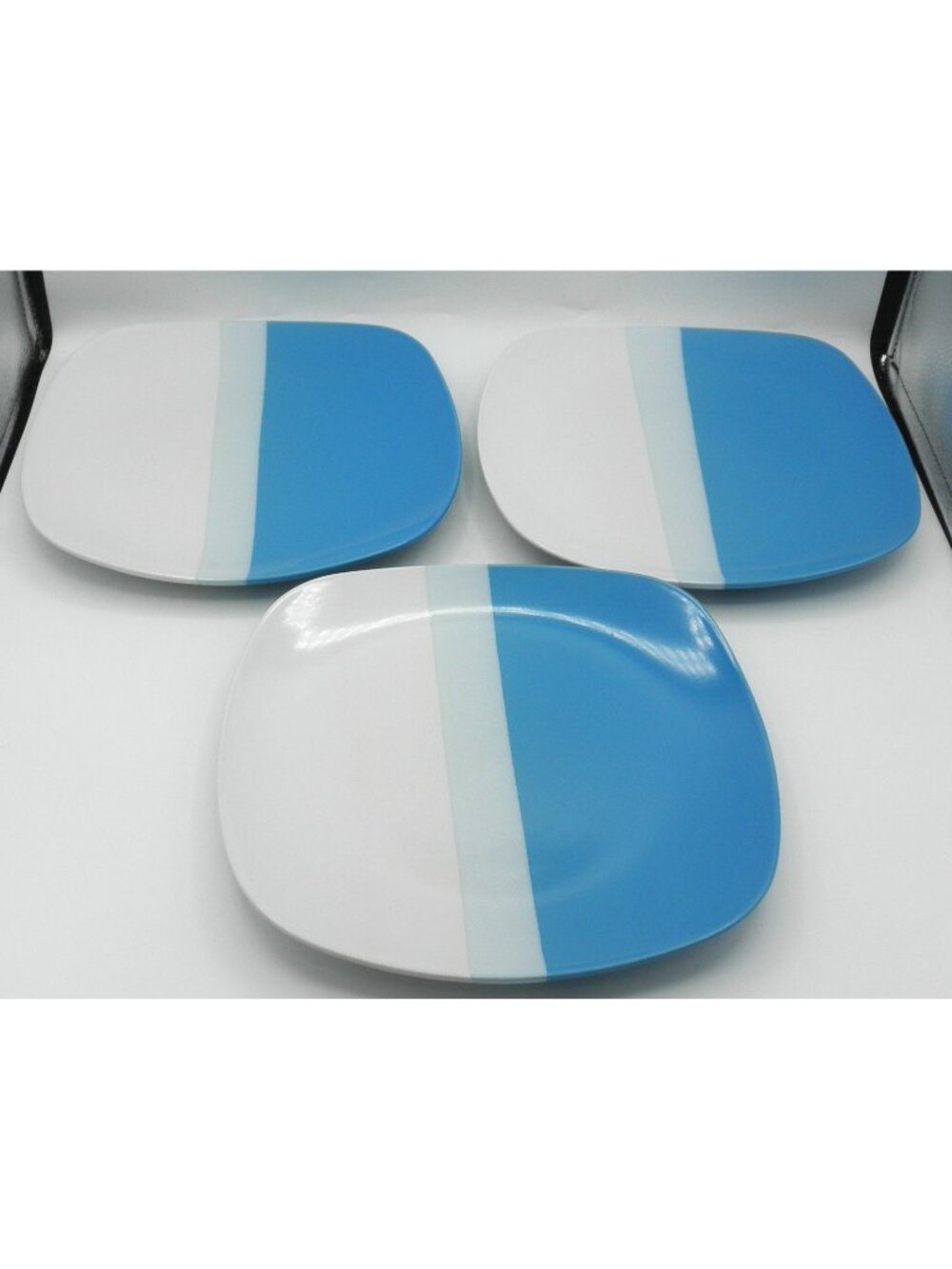 Surreal Hues Blue by Gibson 10-1/4 Inch Dinner Plates Set of 3 Pattern: GIDSUHB